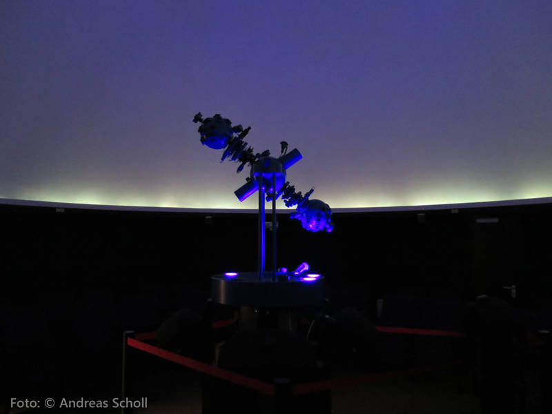 Urania-Planetarium und Bürgel-Gedenkstätte Potsdam Projektor